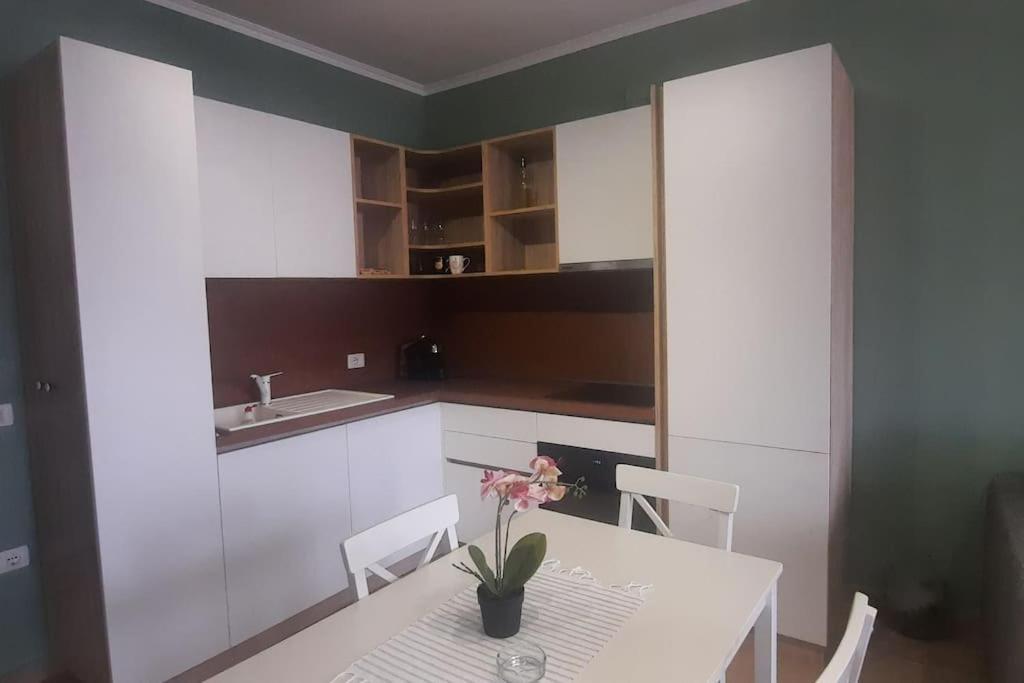 Flower Apartment Τίρανα Εξωτερικό φωτογραφία