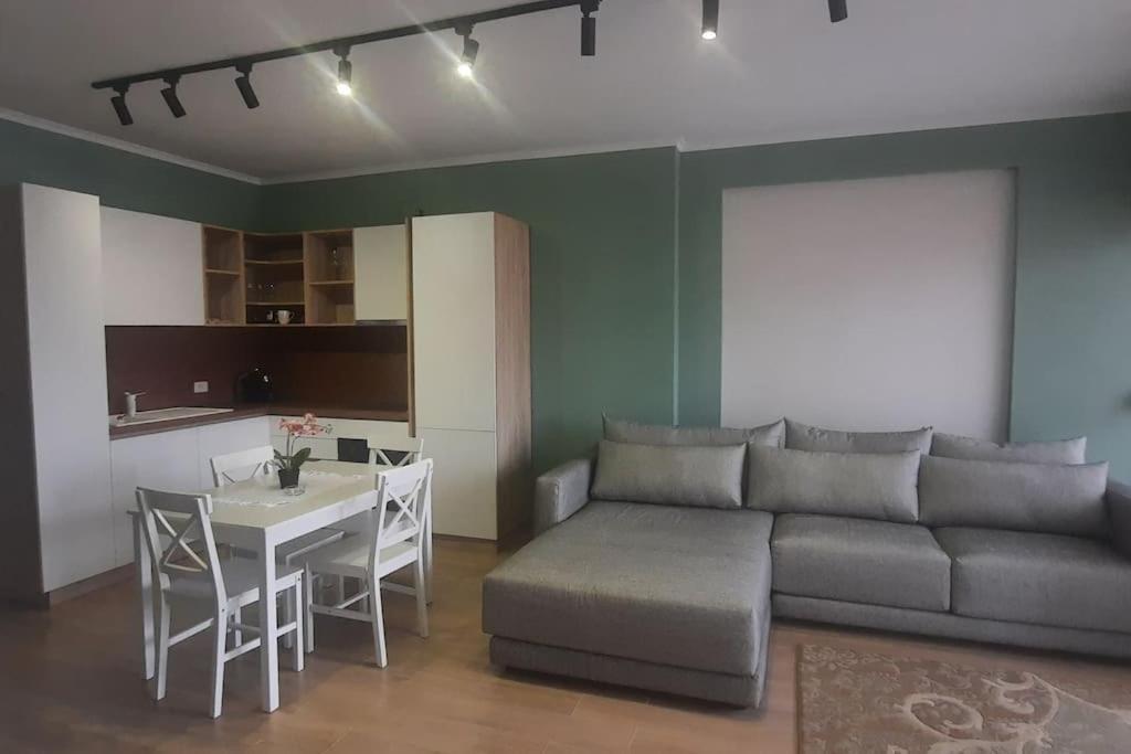 Flower Apartment Τίρανα Εξωτερικό φωτογραφία